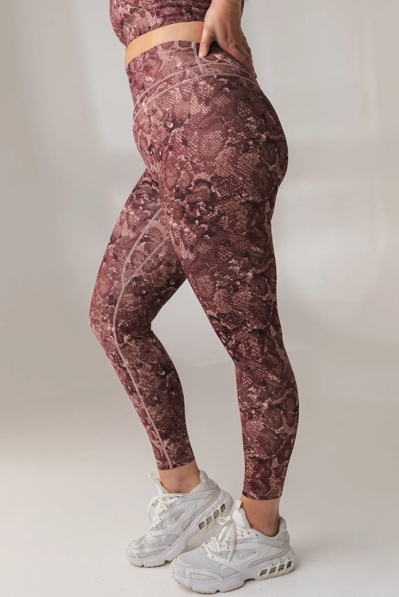 Vitality Revive Pant - Wine Serpent